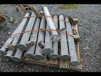 11 gegalvaniseerde palen - afbeelding 1 van  4