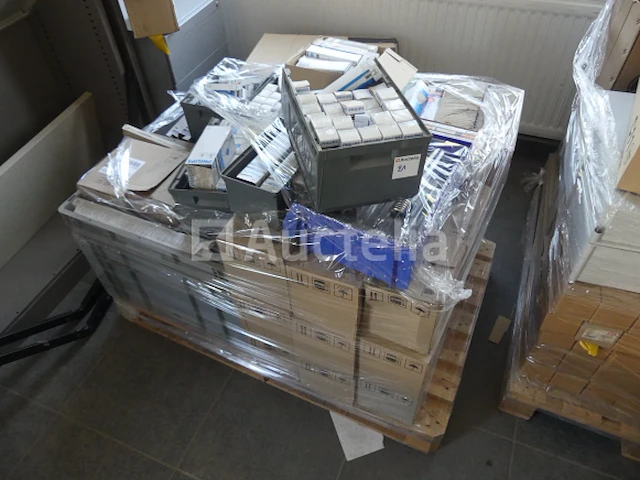 11 lamp paletten - afbeelding 1 van  24