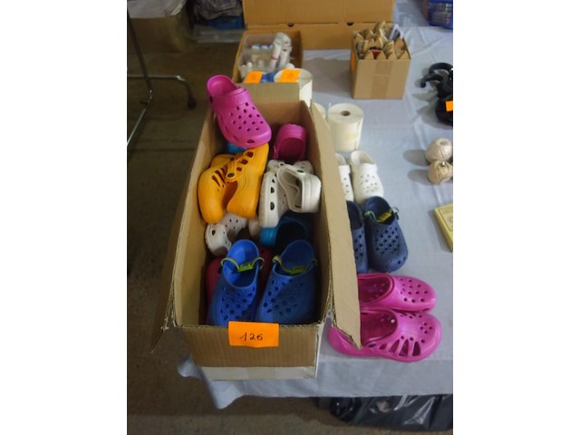 11 paar clogs holeys - afbeelding 1 van  3