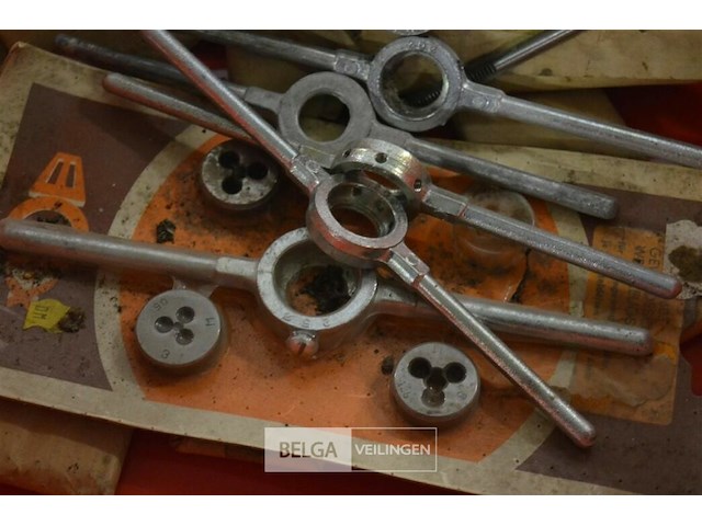 11 pakjes tappen van 6 en 8 - afbeelding 3 van  3