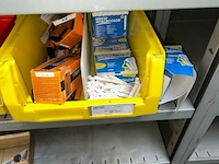 11 rekken met inhoud - afbeelding 5 van  9