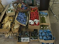 ±11 verpakkingen met bloemen en decomaterialen - afbeelding 1 van  5