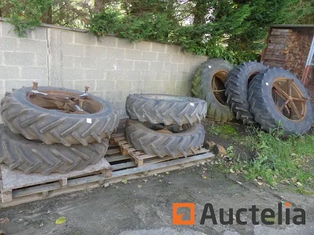 11 wielen en velgen voor landbouw tractor - afbeelding 3 van  13