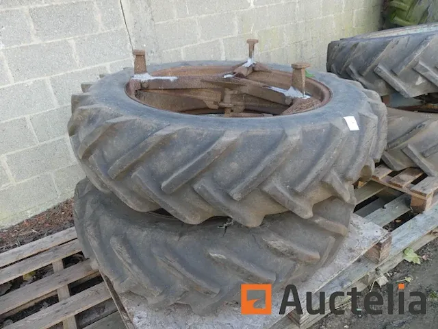 11 wielen en velgen voor landbouw tractor - afbeelding 7 van  13