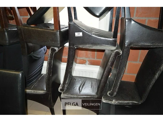 11 zwarte lederen stoelen - afbeelding 3 van  6