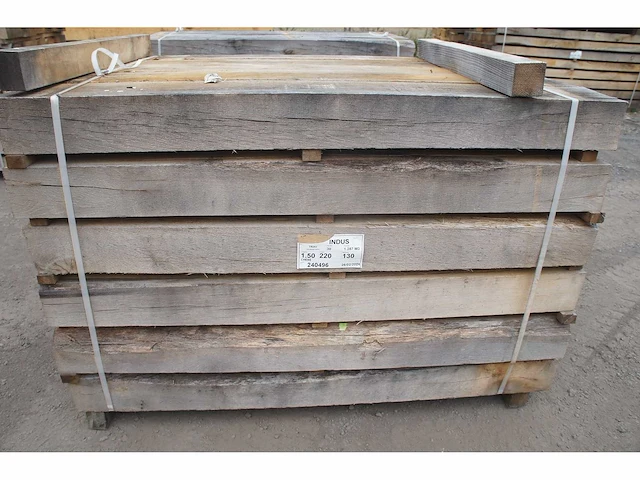 1,12 m³ industrieel eiken balken 130x220 - afbeelding 1 van  5