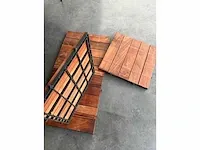 112 stuks (pallet) hardhouten terrastegels (50cmx50cm) 5 of 6 vlakke planken - afbeelding 1 van  4