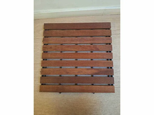 112 stuks (pallet) hardhouten terrastegels (50cmx50cm) 9 gegroefdeplanken - afbeelding 2 van  2