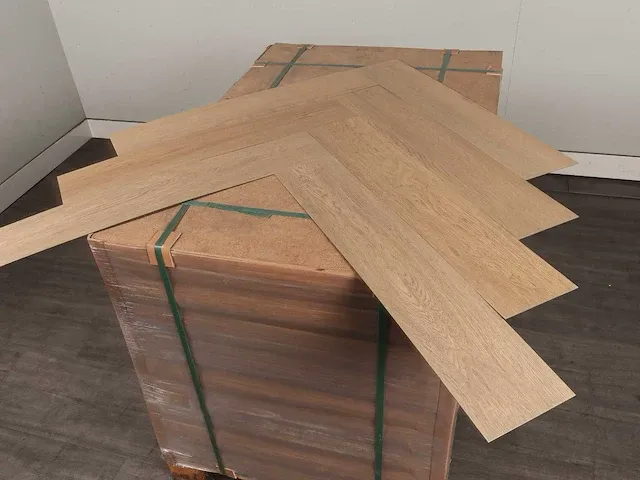 117 m2 pvc dryback visgraat - 750 x 150 x 2,5 mm - afbeelding 4 van  4