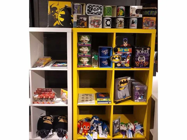 117 stuks diversen merk: dc, funko,etc - afbeelding 2 van  4