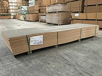 117,9 m² mdf 0,92 m breed 3,05 lang 0,69 cm dik - afbeelding 2 van  4