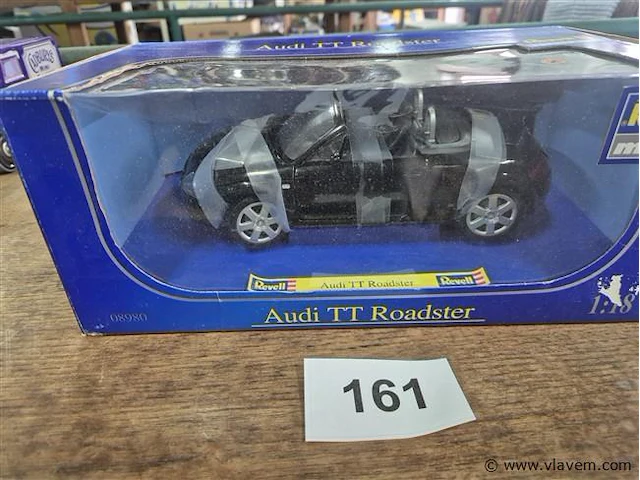 1:18 audi - afbeelding 1 van  3