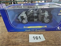 1:18 audi - afbeelding 1 van  3