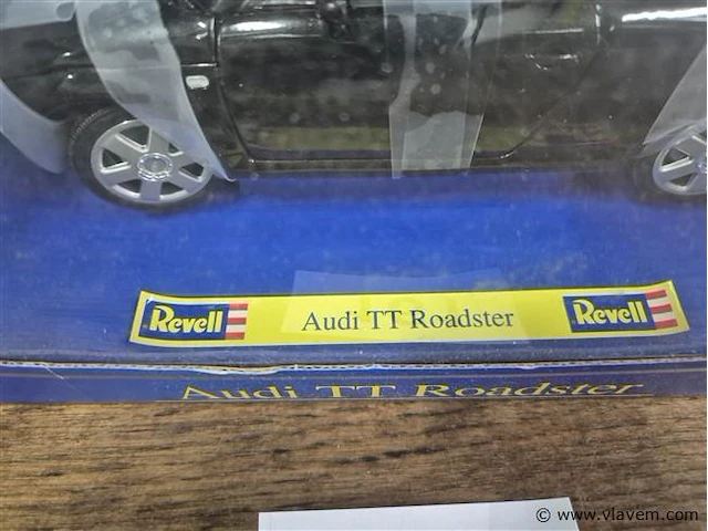 1:18 audi - afbeelding 2 van  3