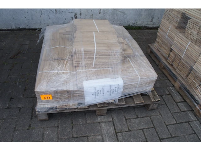 11,88 m² massief eiken visgraat 16mm - afbeelding 1 van  6
