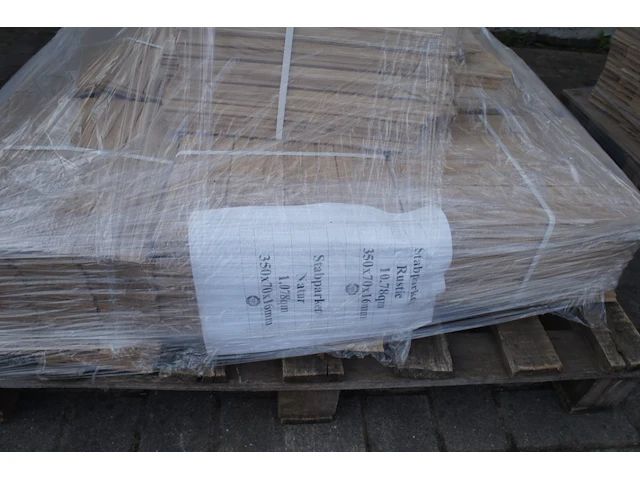 11,88 m² massief eiken visgraat 16mm - afbeelding 2 van  6
