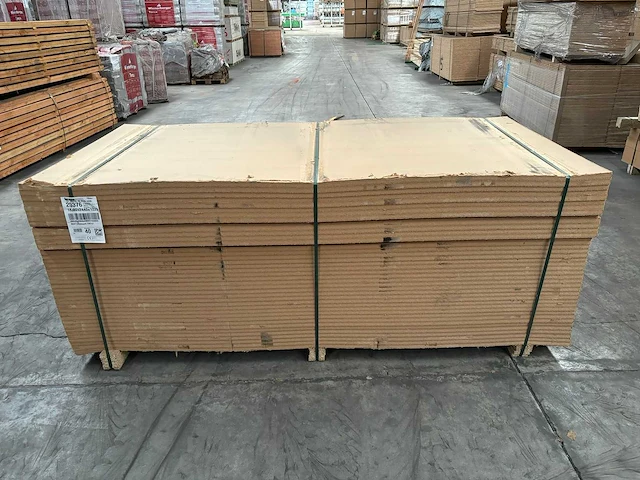 119,1 m² mdf 1,22 m breed 2,44 lang 1,8 cm dik - afbeelding 3 van  4