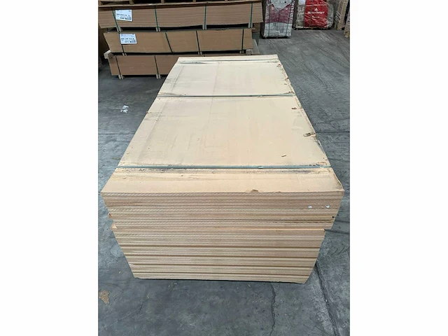119,1 m² mdf 1,22 m breed 2,44 lang 1,8 cm dik - afbeelding 4 van  4