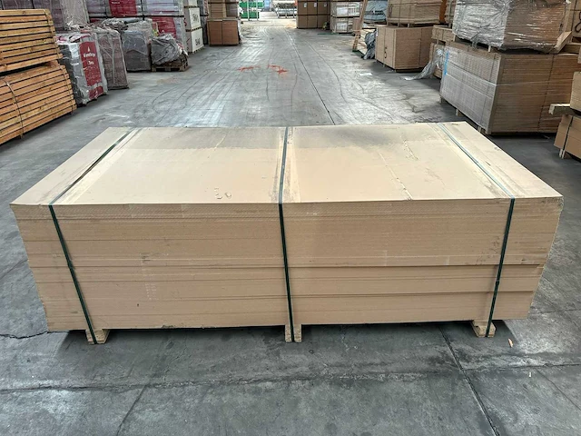 119,1 m² mdf 1,22 m breed 2,44 lang 1,8 cm dik - afbeelding 2 van  4