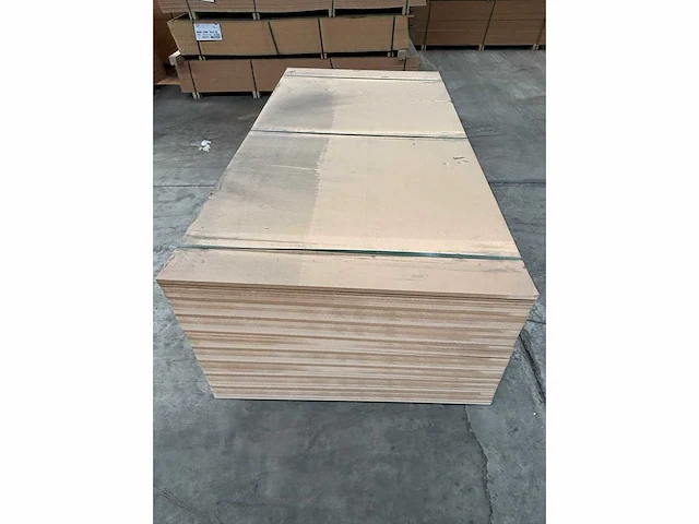 119,1 m² mdf 1,22 m breed 2,44 lang 1,8 cm dik - afbeelding 4 van  4