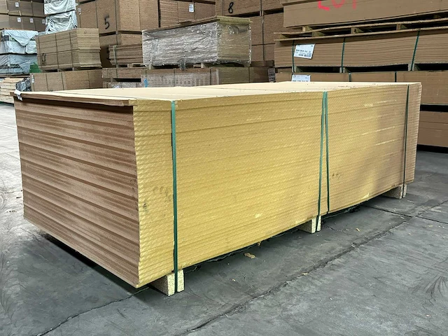 119,1 m² mdf 1,22 m breed 2,44 lang 1,8 cm dik - afbeelding 2 van  4