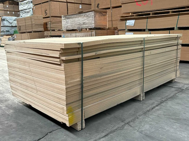 119,1 m² mdf 1,22 m breed 2,44 lang 1,8 cm dik - afbeelding 2 van  4