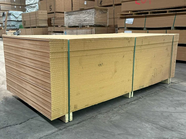 119,1 m² mdf 1,22 m breed 2,44 lang 1,8 cm dik - afbeelding 3 van  4