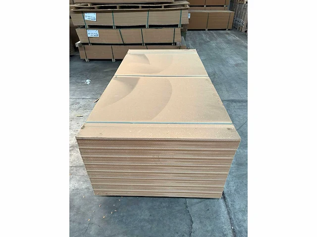 119,1 m² mdf 1,22 m breed 2,44 lang 1,8 cm dik - afbeelding 4 van  4