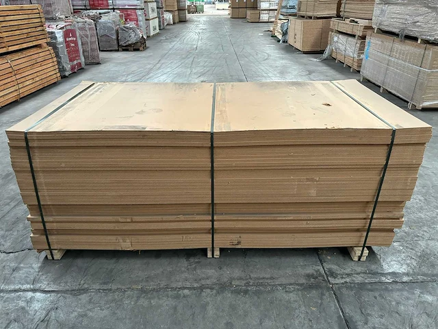119,1 m² mdf 1,22 m breed 2,44 m lang 1,8 cm dik - afbeelding 2 van  4