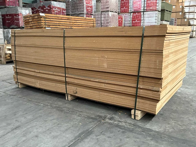 119,1 m² mdf 1,22 m breed 2,44 m lang 1,8 cm dik - afbeelding 3 van  4
