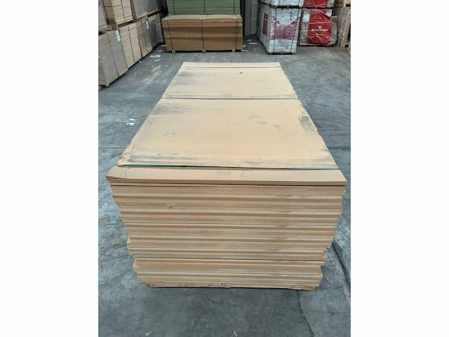119,1 m² mdf 1,22 m breed 2,44 m lang 1,8 cm dik - afbeelding 4 van  4