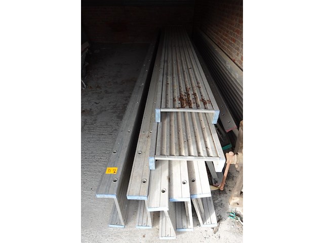 11x diverse alu loopbruggen - afbeelding 1 van  6