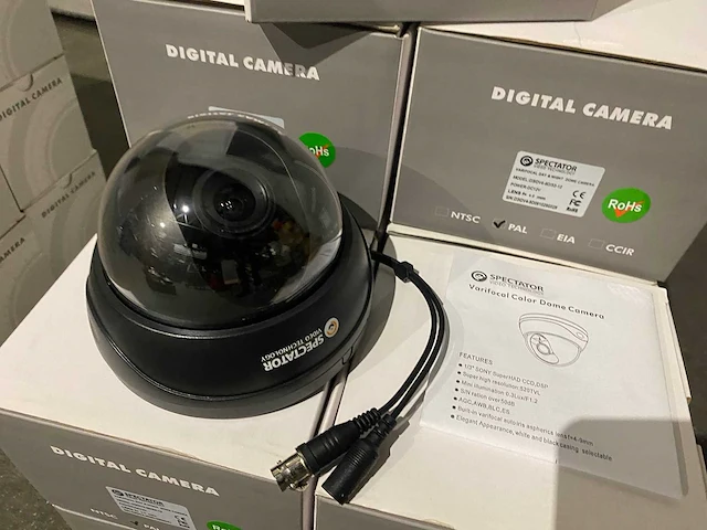 11x spectator varifocal day & night dome camera, model d3idv4-9d/52-12 - afbeelding 2 van  3