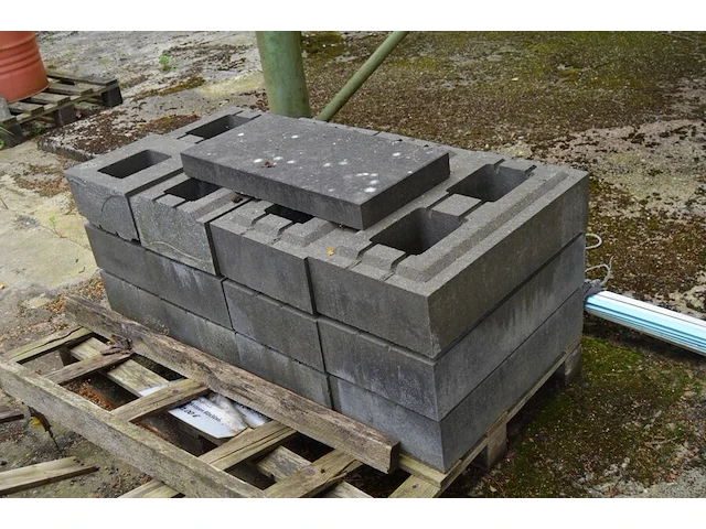 12 bouwstenen muurtje in beton, zwart, afm. 60x30x13 - afbeelding 1 van  4