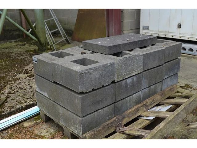 12 bouwstenen muurtje in beton, zwart, afm. 60x30x13 - afbeelding 4 van  4