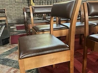 12 bruine lederen kerkstoelen - afbeelding 3 van  5