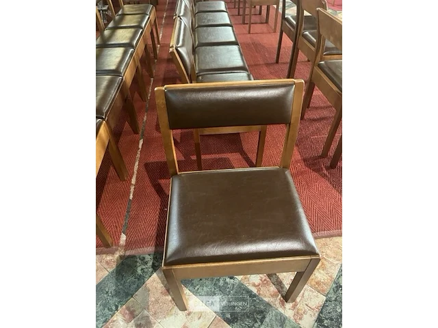 12 bruine lederen kerkstoelen - afbeelding 5 van  5