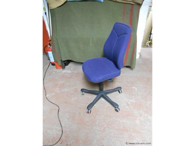 12 bureaustoelen fab kinarps - afbeelding 1 van  2
