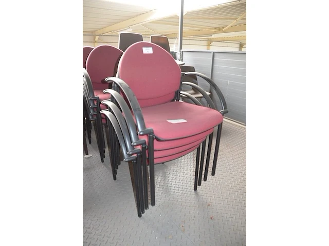 12 bureelstoelen met armleuning en rose stoffen zit - afbeelding 3 van  3