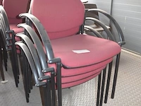 12 bureelstoelen met armleuning en rose stoffen zit - afbeelding 3 van  3
