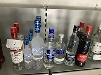 12 diverse flessen vodka - afbeelding 2 van  2