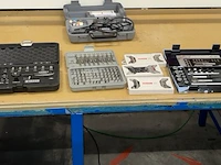 12 dozen gereedschapsmateriaal