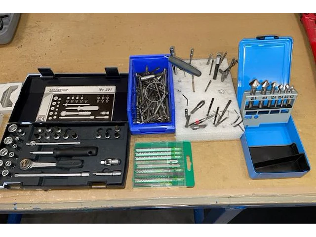 12 dozen gereedschapsmateriaal - afbeelding 4 van  4