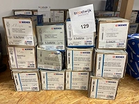 12 dozen schroeven; deels inox - afbeelding 1 van  5