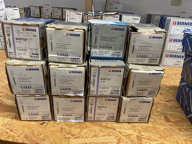 12 dozen schroeven; snelbouwschroeven; deels inox - afbeelding 1 van  6