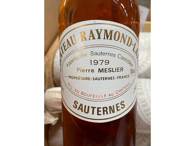 12 flessen château raymond lafon sauternes, 1979 - afbeelding 1 van  2
