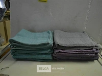 ±12 handdoeken div kleuren - afbeelding 1 van  3