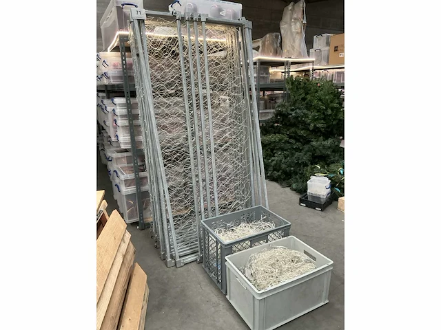 12 metalen frames vv lichtnetten - afbeelding 1 van  5