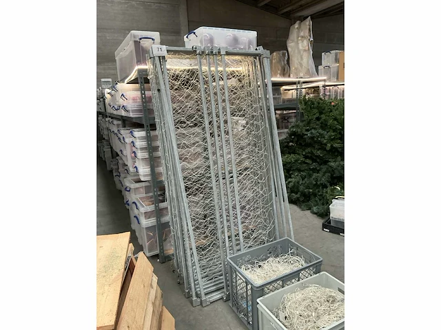 12 metalen frames vv lichtnetten - afbeelding 3 van  5