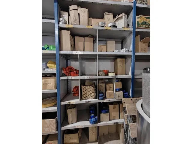 12 metalen magazijnrekken - afbeelding 12 van  23